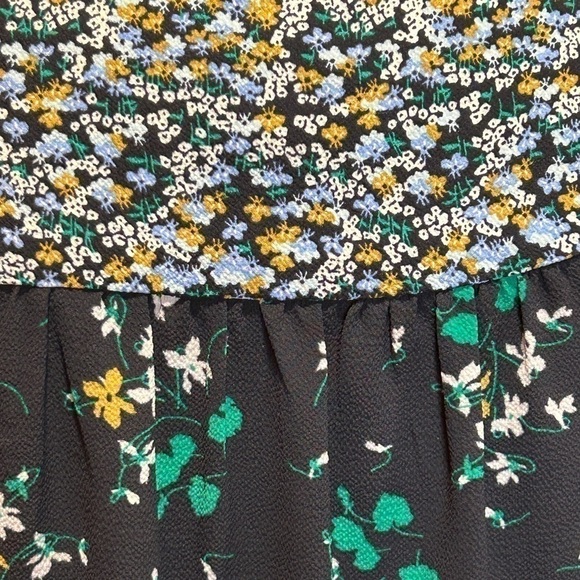 Ann Taylor Women’s Peasant S/S Flutter Navy Floral Blouse Size-M EUC - Picture 5 of 10